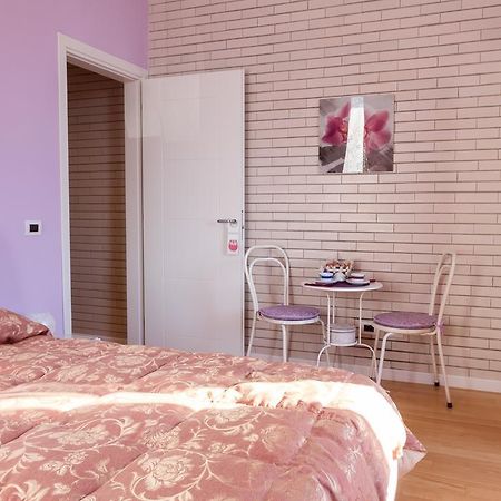 Bevilacqua Bed Roma Santa Croce Hotel Exterior photo