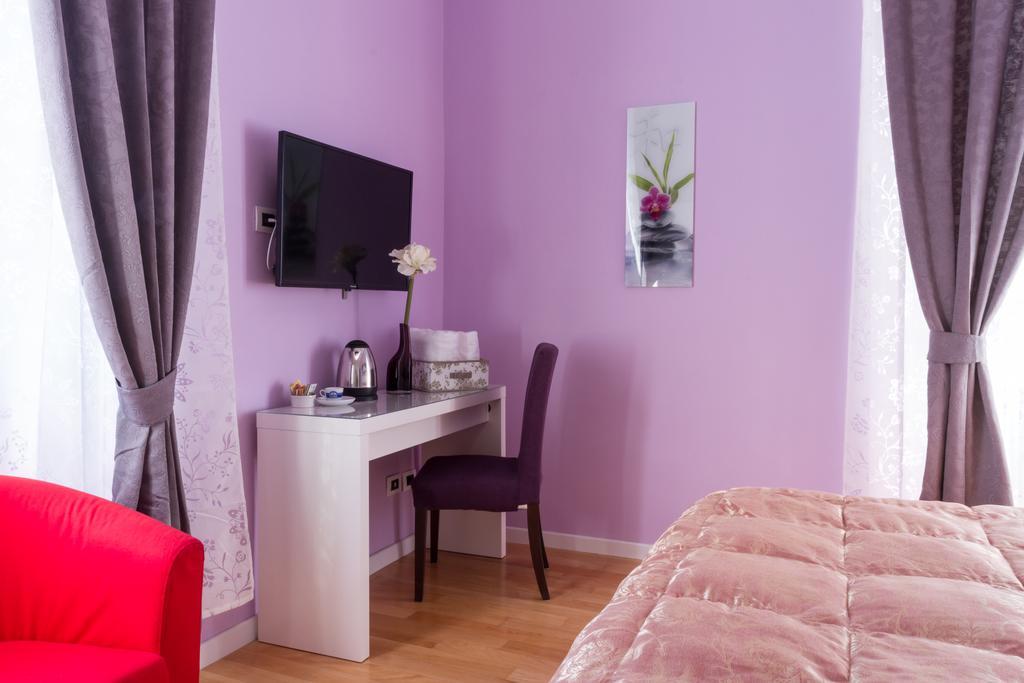 Bevilacqua Bed Roma Santa Croce Hotel Room photo
