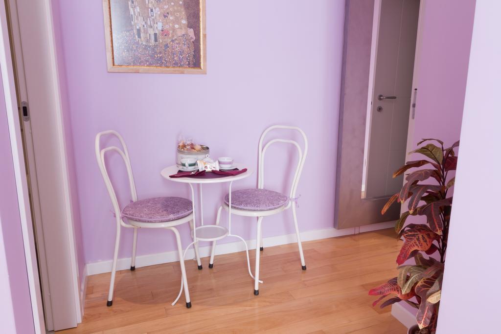 Bevilacqua Bed Roma Santa Croce Hotel Room photo